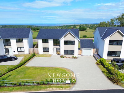 Property on Llys Yr Orsedd, CH8 8BJ