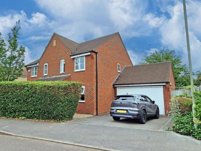 Property on Cranesbill Drive, OX26 3ZF
