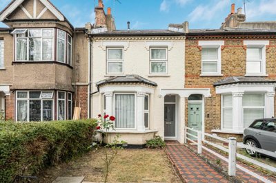 Property on Eccleston Road, W13 0RA