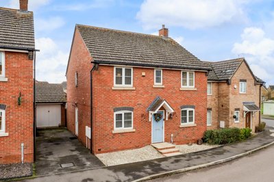 Property on Jackdaw Road, NN18 8RY