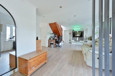 Property on Toms Lane, WD4 8NZ
