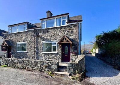 Property on LL32 8SR