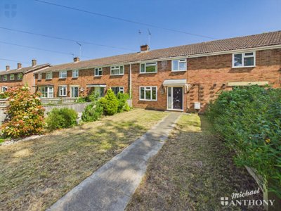 Property on Oakfield Road, HP20 1LL