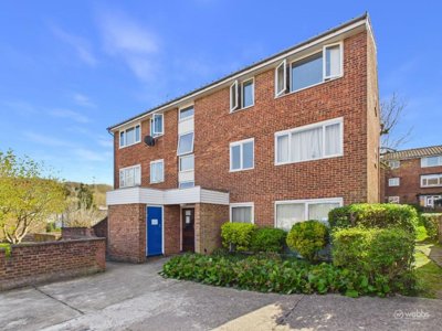 Property on Linton Glade, CR0 9LE