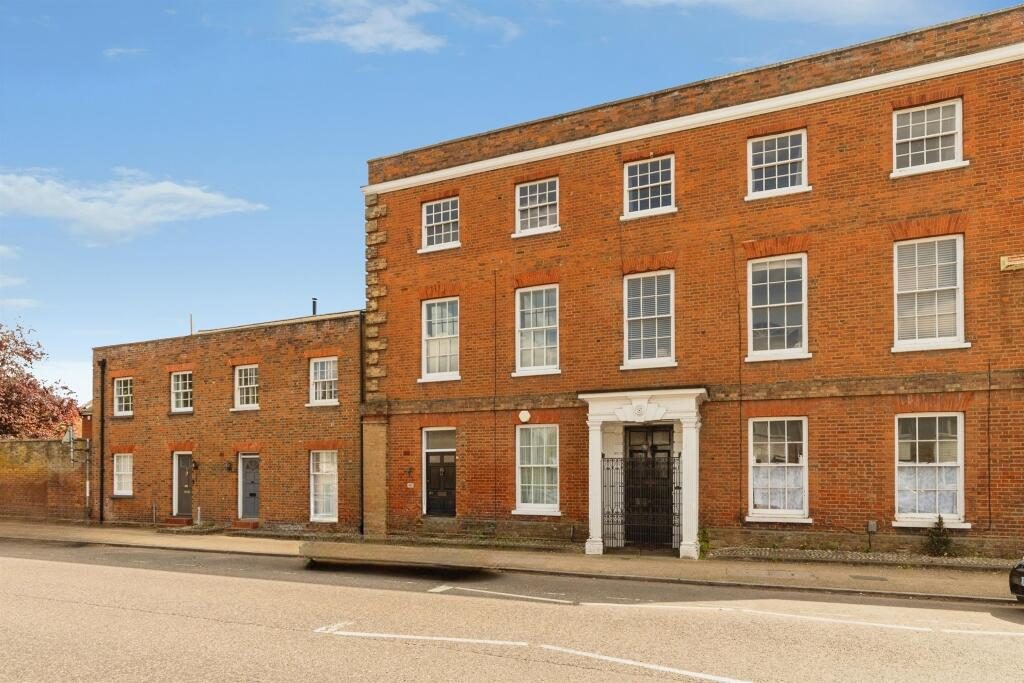 Terraced House