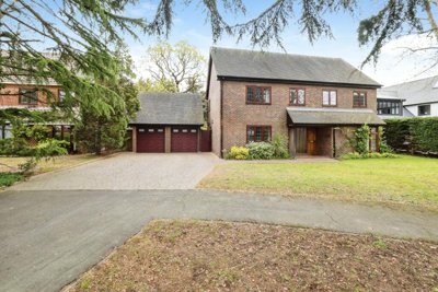 Property on The Woodfines, RM11 3HR