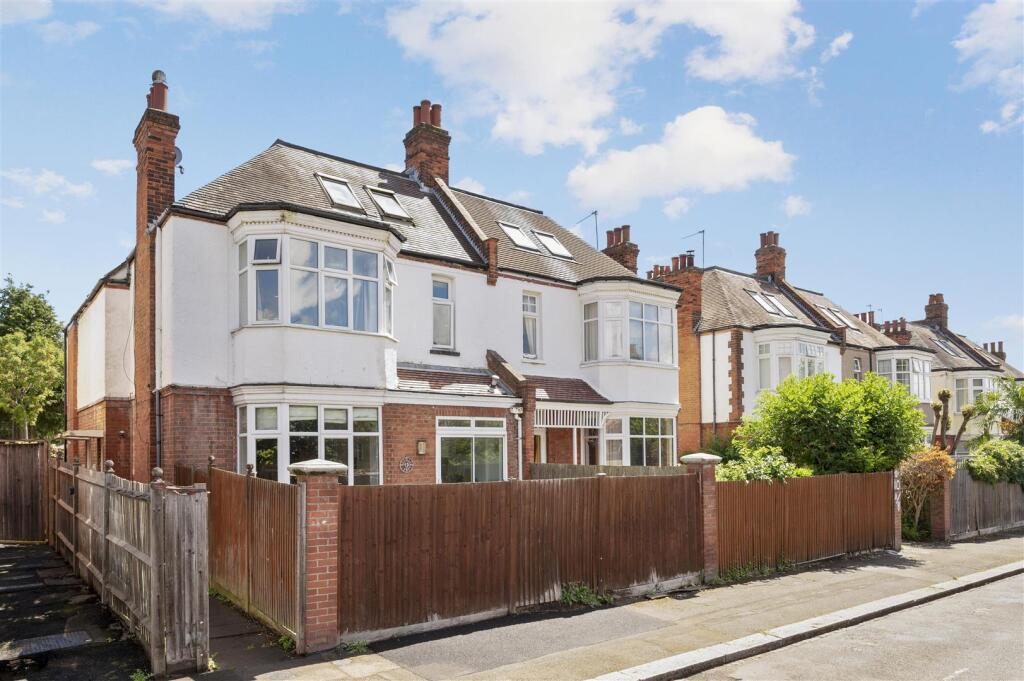 Property main image