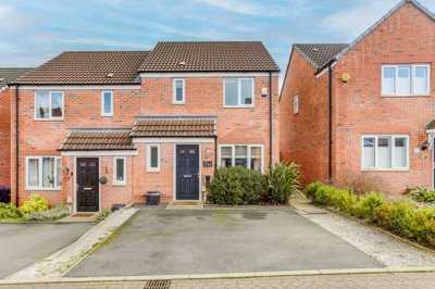 Property on Lewis Crescent, NG15 0EJ