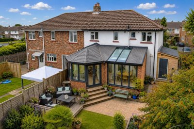 Property on Barn Crescent, RG14 6HD