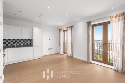 Property on Grosvenor Road, AL1 3UP
