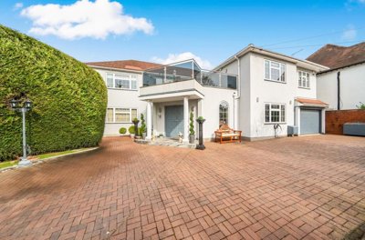 Property on Hartsbourne Road, WD23 1JH