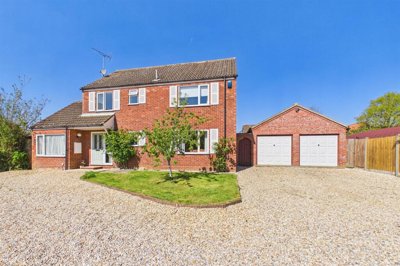Property on Meadow Close, NR20 4SR