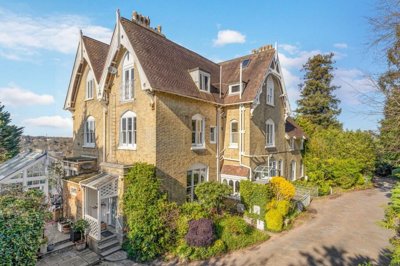 Property on Broadwater Down, TN2 5NR