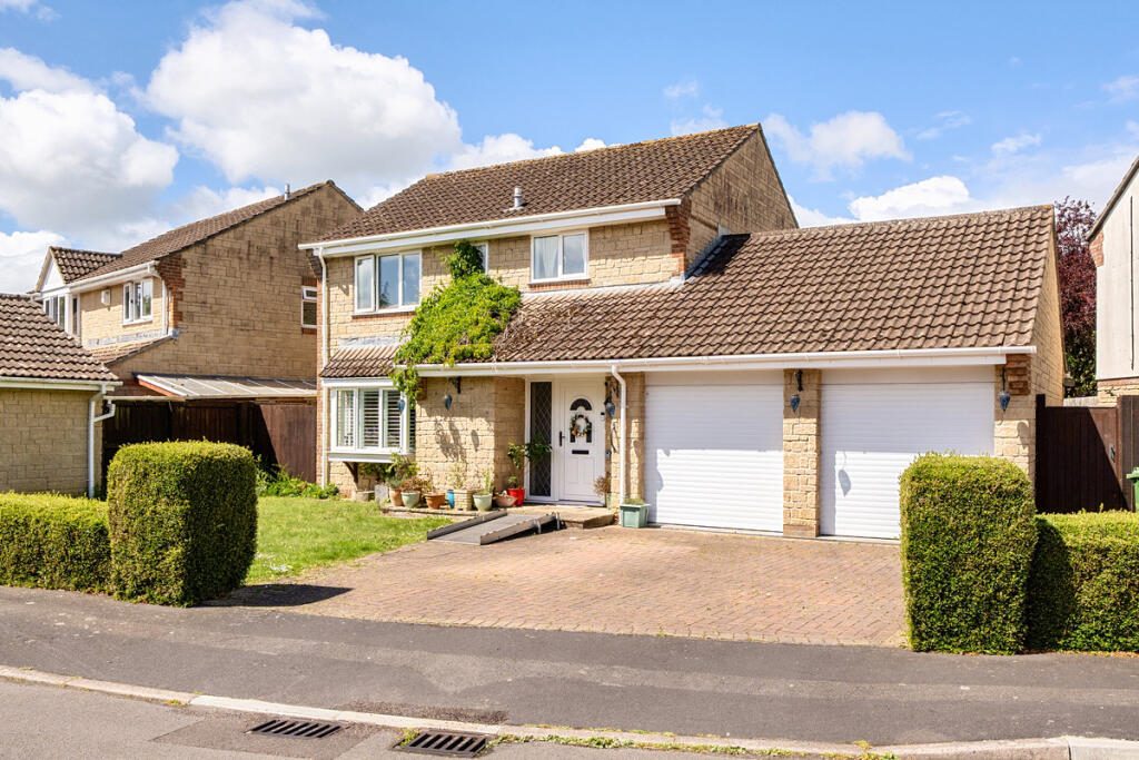 Property main image