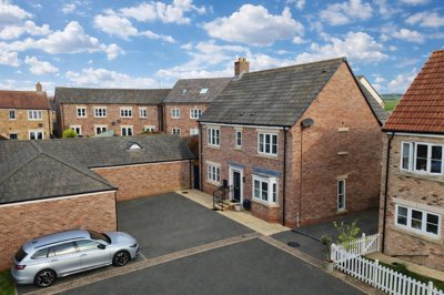 Property on Claygate Way, YO11 3FH