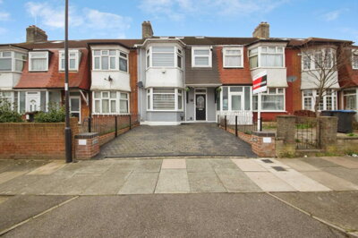 Property on Kendal Avenue, N18 1NE