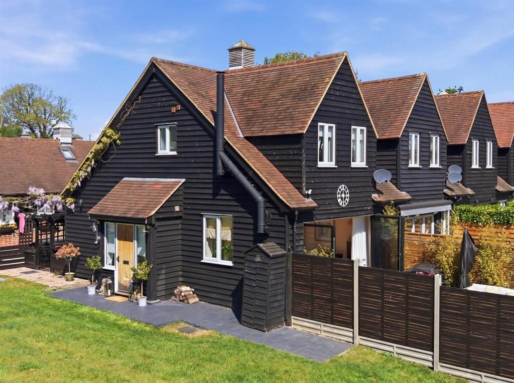 Terraced House