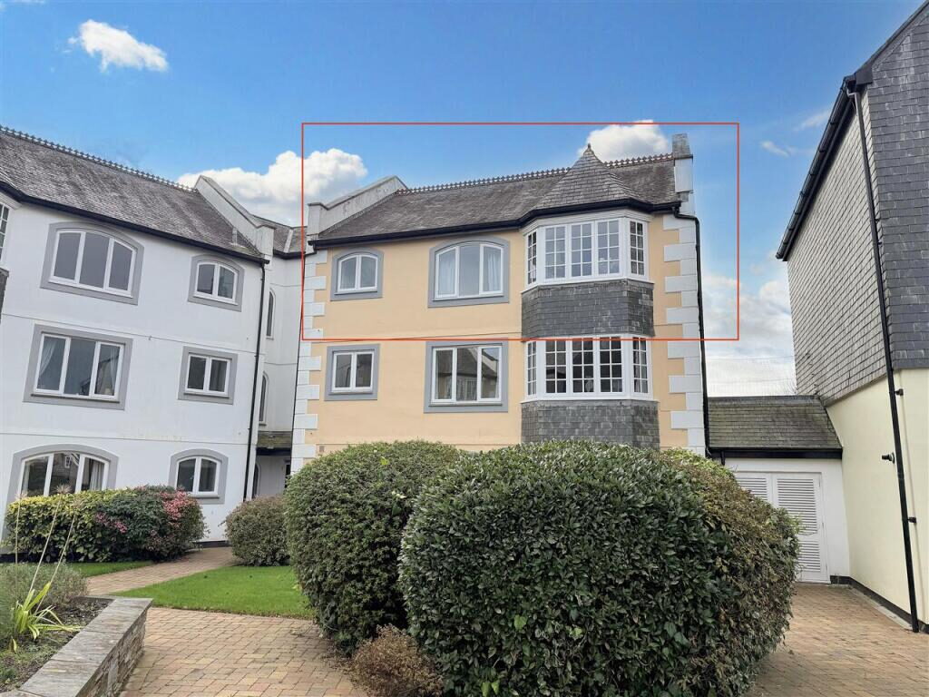 Property main image