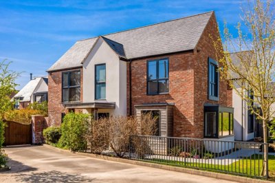 Property on Bridge Court, B50 4PS