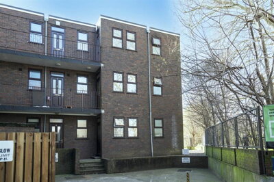 Property on High Street Collier'S Wood, SW19 2BH