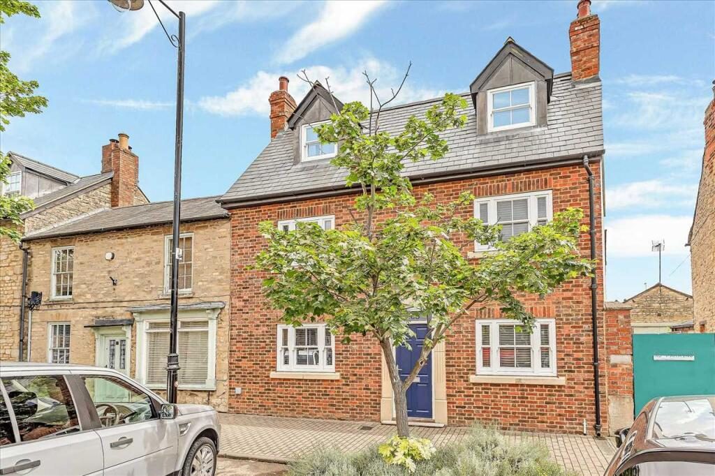Terraced House