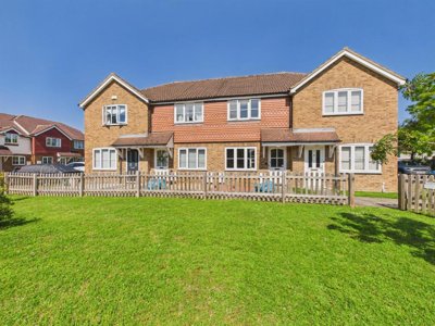 Property on Turnpike End, HP21 9LA
