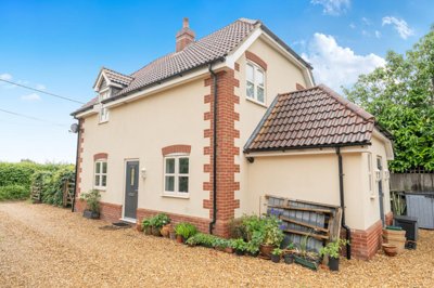 Property on Main Road, SO21 1RN