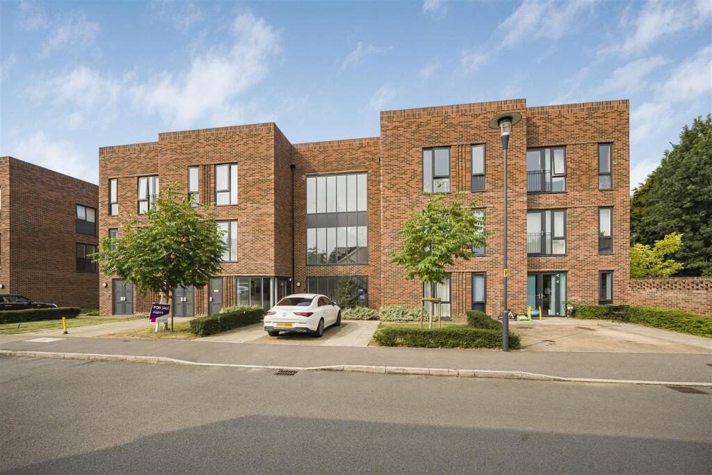 Property main image