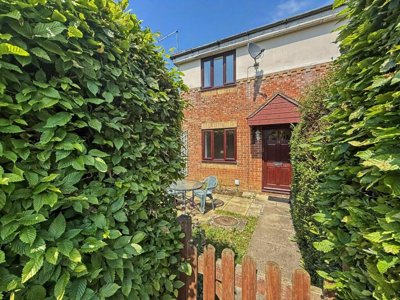 Property on Stanley Way, NN11 0SE