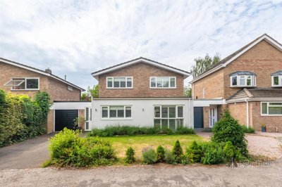 Property on Fox Dale, PE9 2XA