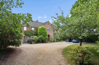 Property on HP6 5RA