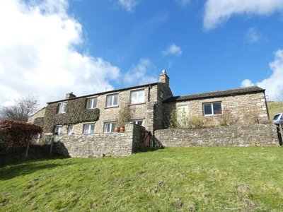 Property on DL11 6PR