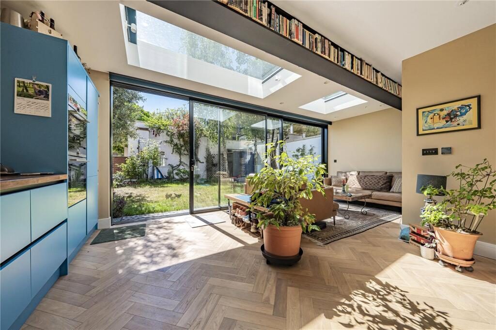 Terraced House