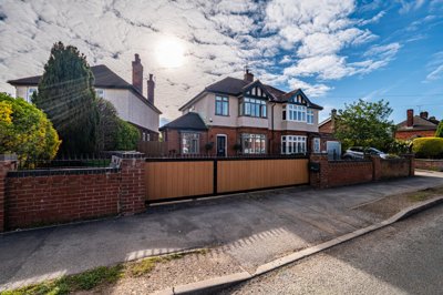 Property on New Beacon Road, NG31 9JX