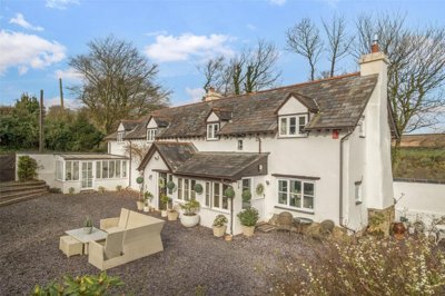 Property on EX39 5PH