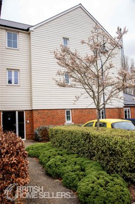 Property on Priors Orchard, PO10 8GE