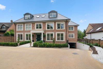 Property on KT11 2FZ