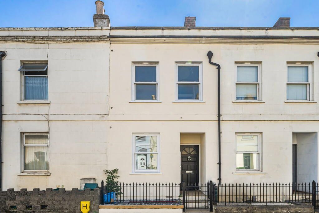 Property main image
