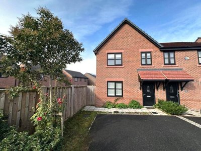 Property on Arkwright Way, M27 5BF
