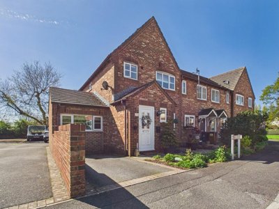 Property on The Chase, PL21 0UL