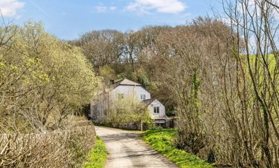 Property on EX22 6QZ