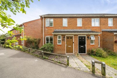 Property on Horne Road, RG19 4RG