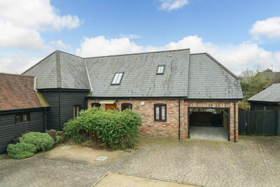 Property on Chaul End Road, LU1 4AT