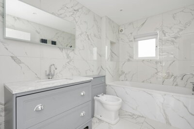 Property on EH27 8DS