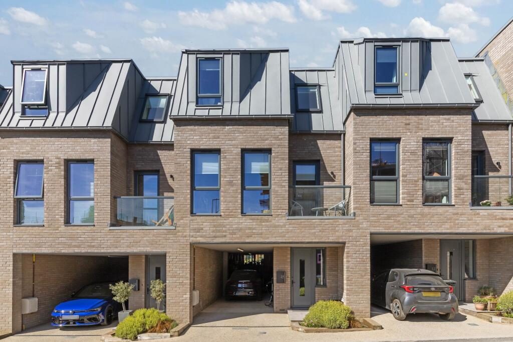 Terraced House