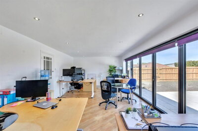 Property on Spring Lane, NG4 4PD