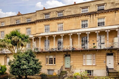 Property on Oakfield Road, BS8 2BB