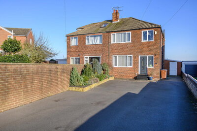 Property on The Close, WF3 2AG