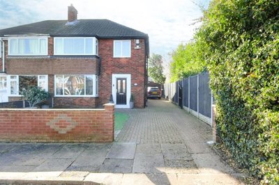 Property on Leinster Avenue, DN2 5LQ