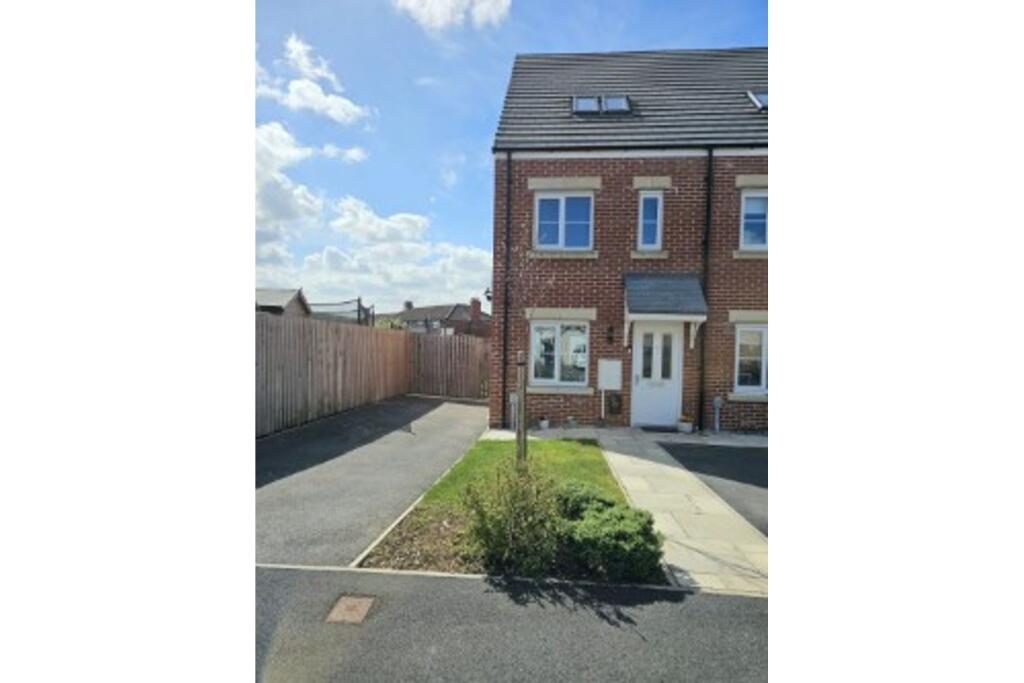 Terraced House